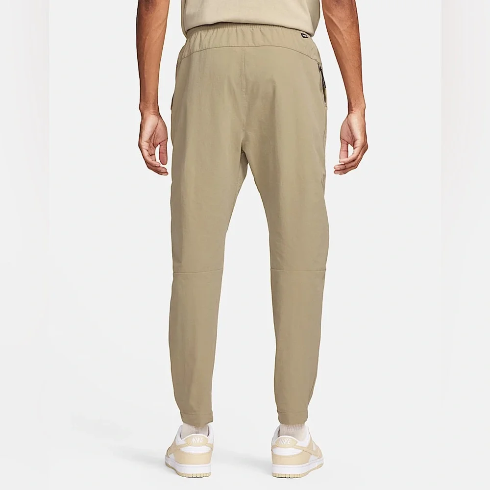Nike Men's Woven Commuter Trousers - Picture 4 of 11